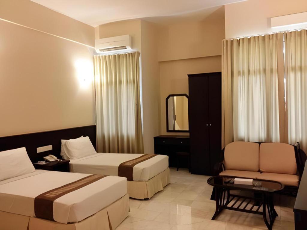Stallions Suite Penang Jelutong Esterno foto