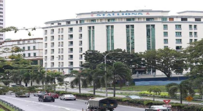 Stallions Suite Penang Jelutong Esterno foto