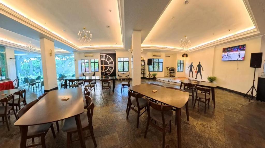 Stallions Suite Penang Jelutong Esterno foto