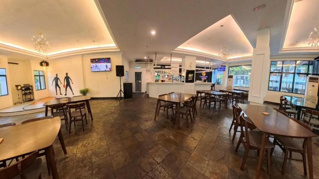 Stallions Suite Penang Jelutong Esterno foto