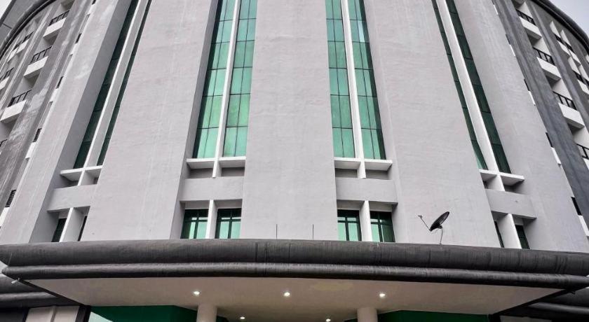 Stallions Suite Penang Jelutong Esterno foto