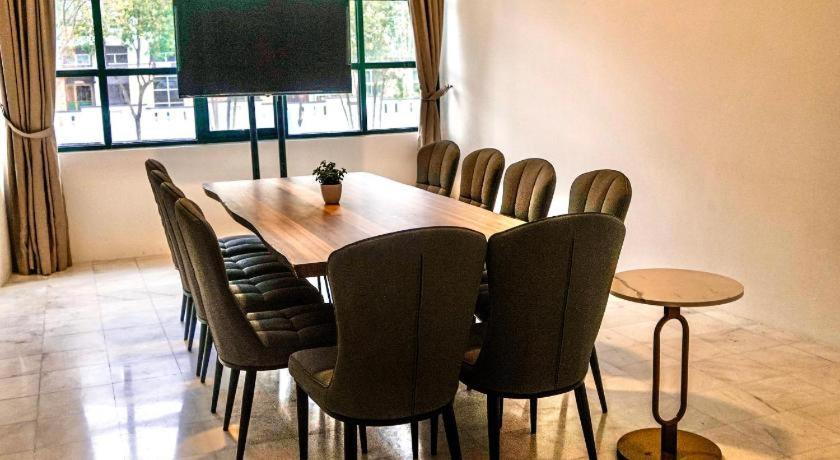 Stallions Suite Penang Jelutong Esterno foto