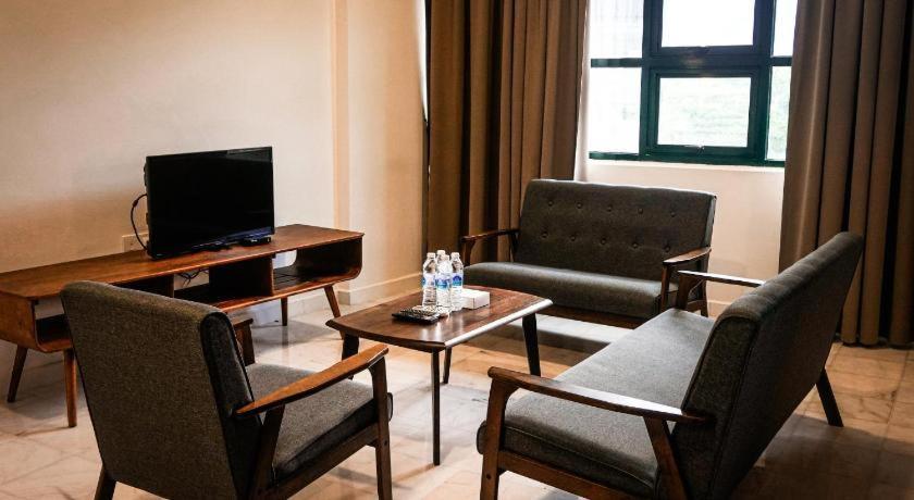 Stallions Suite Penang Jelutong Esterno foto
