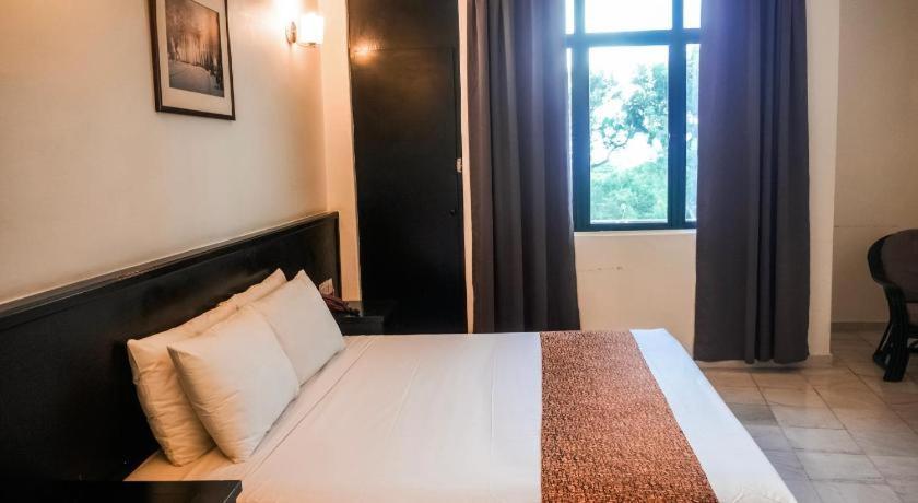 Stallions Suite Penang Jelutong Esterno foto