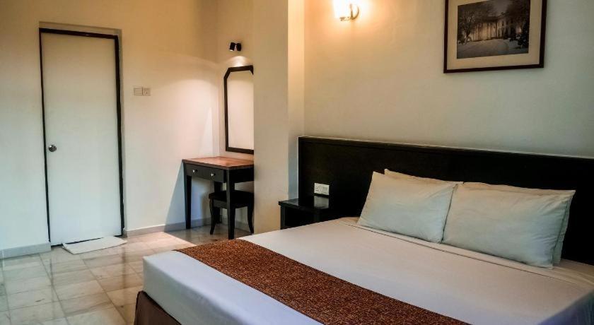 Stallions Suite Penang Jelutong Esterno foto