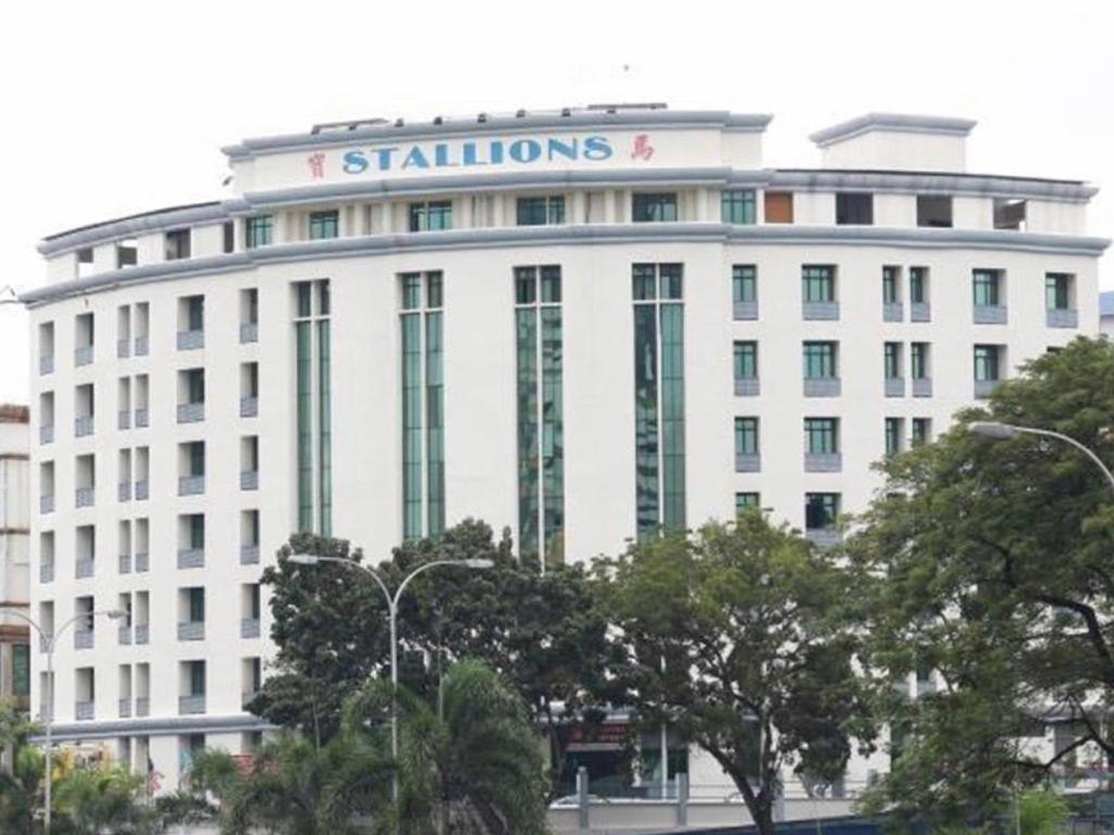 Stallions Suite Penang Jelutong Esterno foto